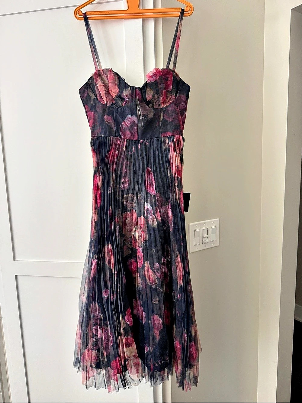 lulu's Floral Pleated Midi Dress in Black & Pink Size Medium NWT